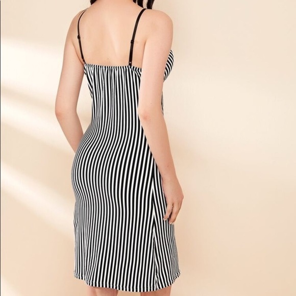 New Black & White Striped Lace Nightgown - Picture 2 of 5